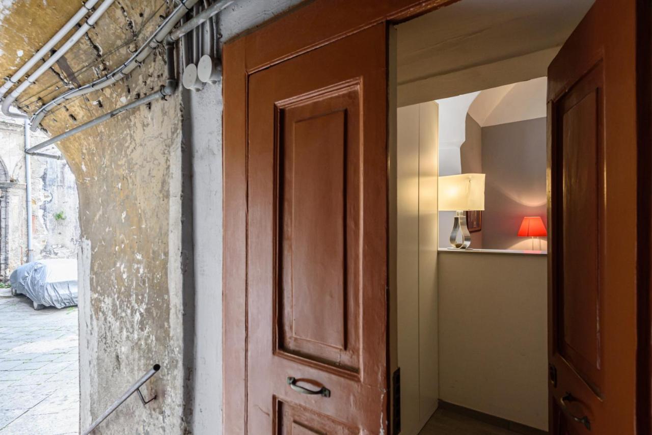 Via Atri 37 Apartment Naples Luaran gambar